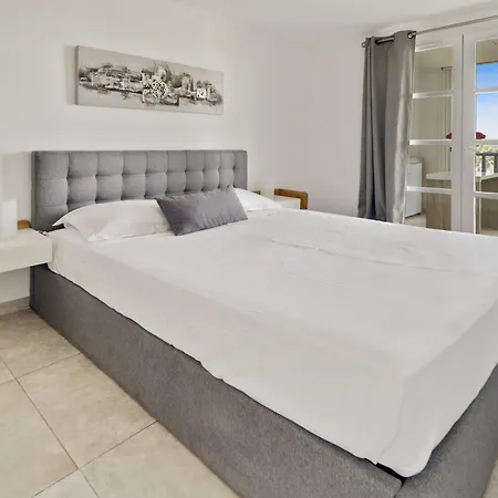 Beautiful Flat With Sea View - Apartment Gassin