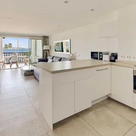 Beautiful Flat With Sea View - Apartment Gassin