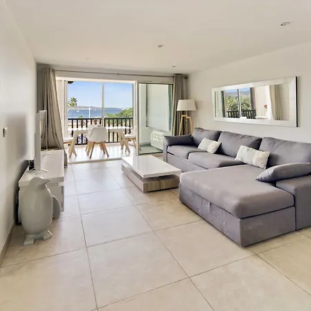 Beautiful Flat With Sea View - Apartment